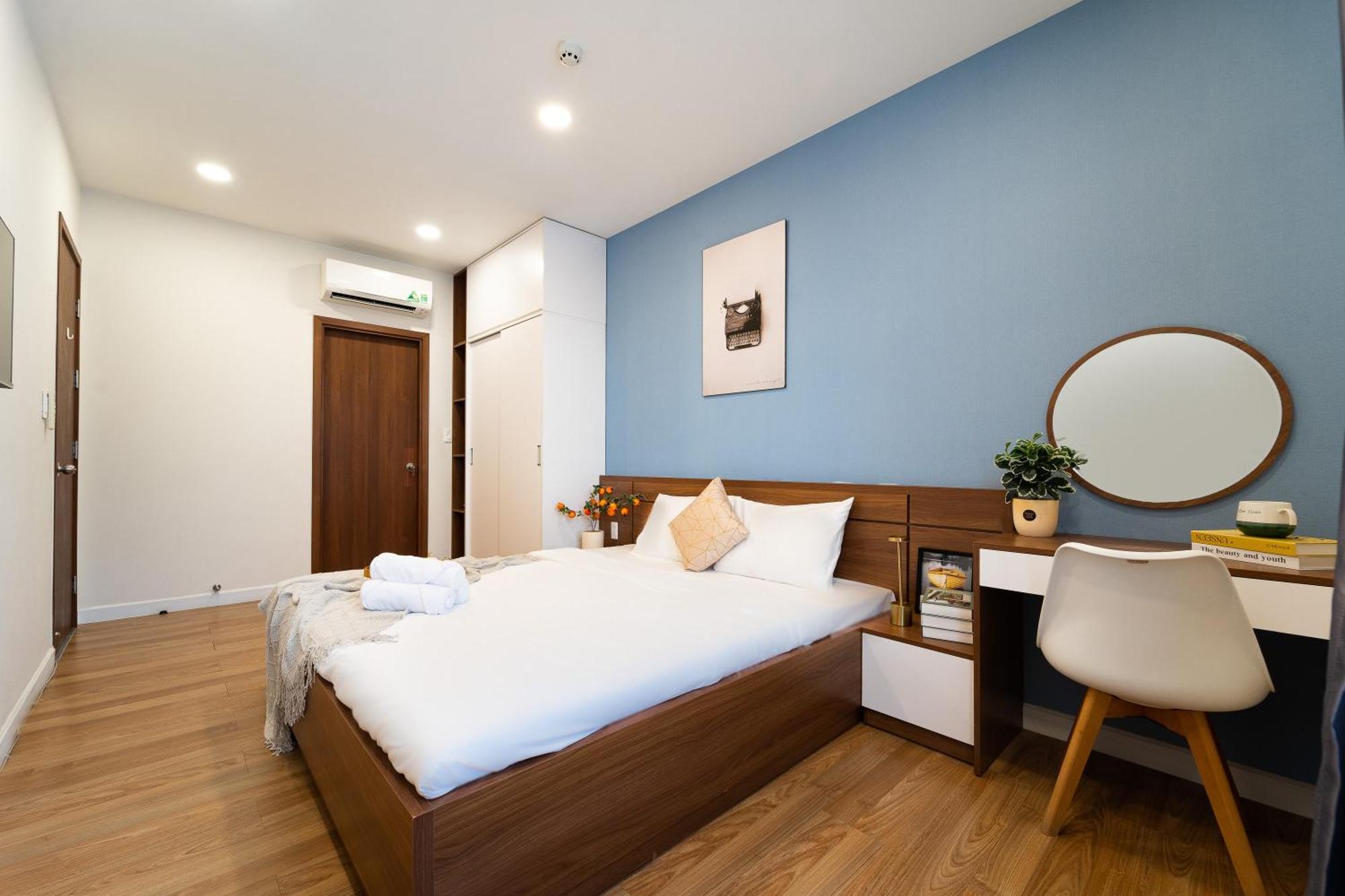 Spacious 4br Apat At Saigon Centre With Pool, Supermarket, View Apartamento